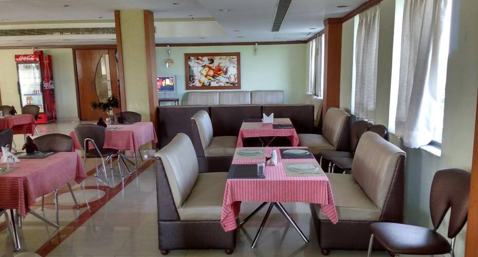 Golden Park Hotel & Resort, Malda 2